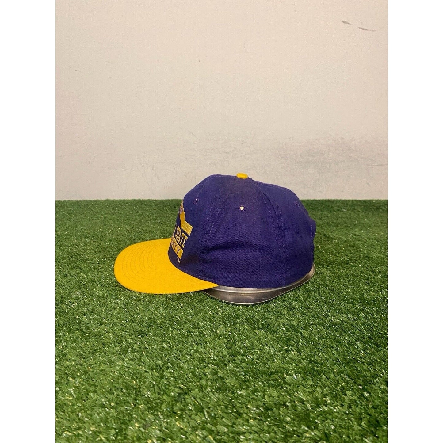 Vintage LSU Tigers hat cap snap back purple yellow football arch p cap 90s mens