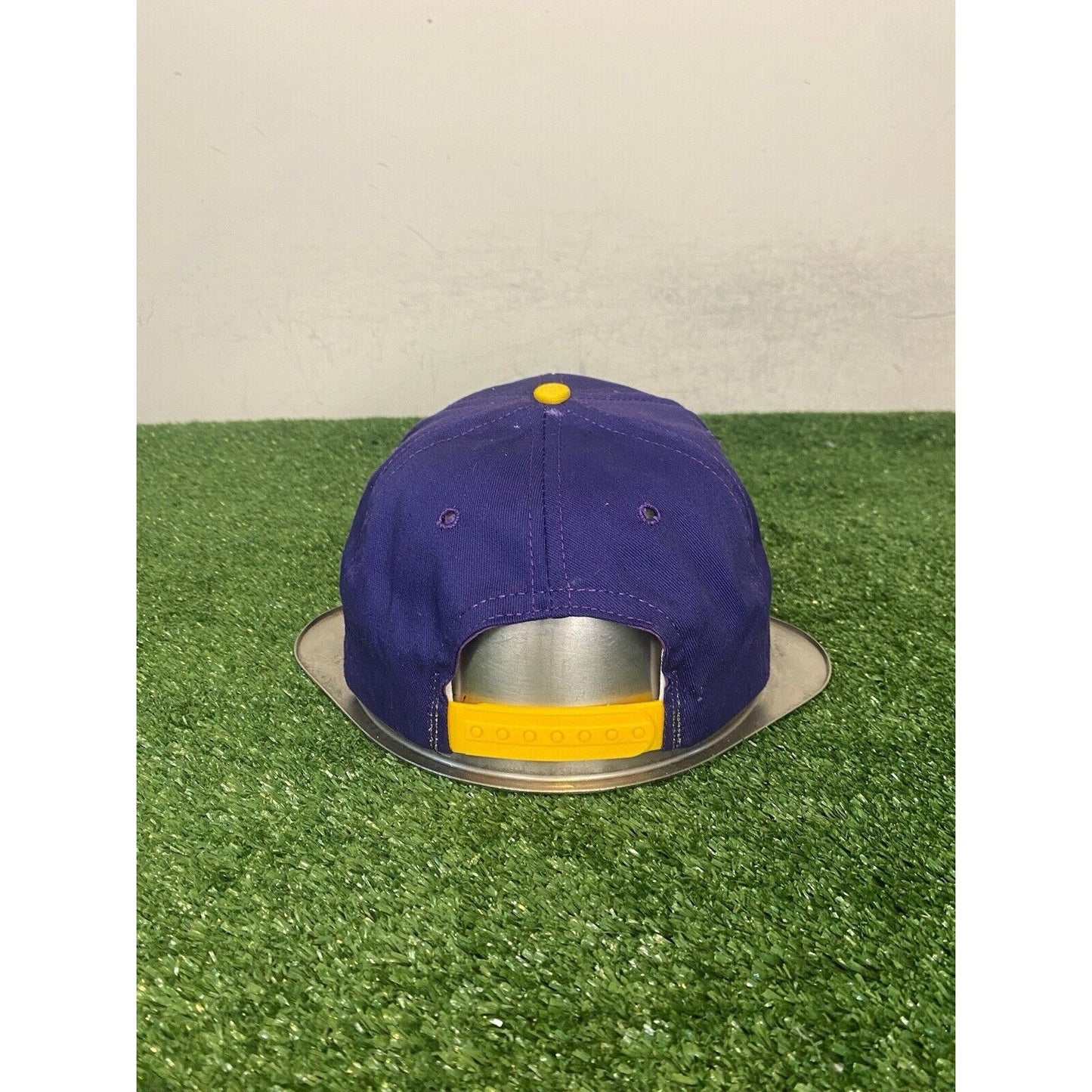 Vintage LSU Tigers hat cap snap back purple yellow football arch p cap 90s mens