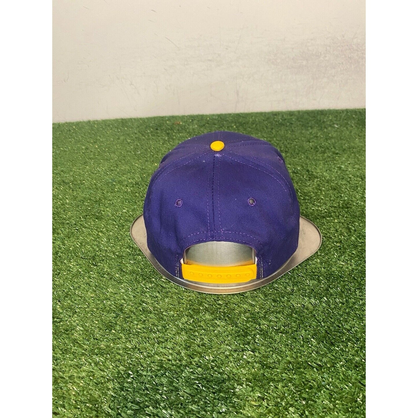 Vintage LSU Tigers hat cap snap back purple yellow football arch p cap 90s mens