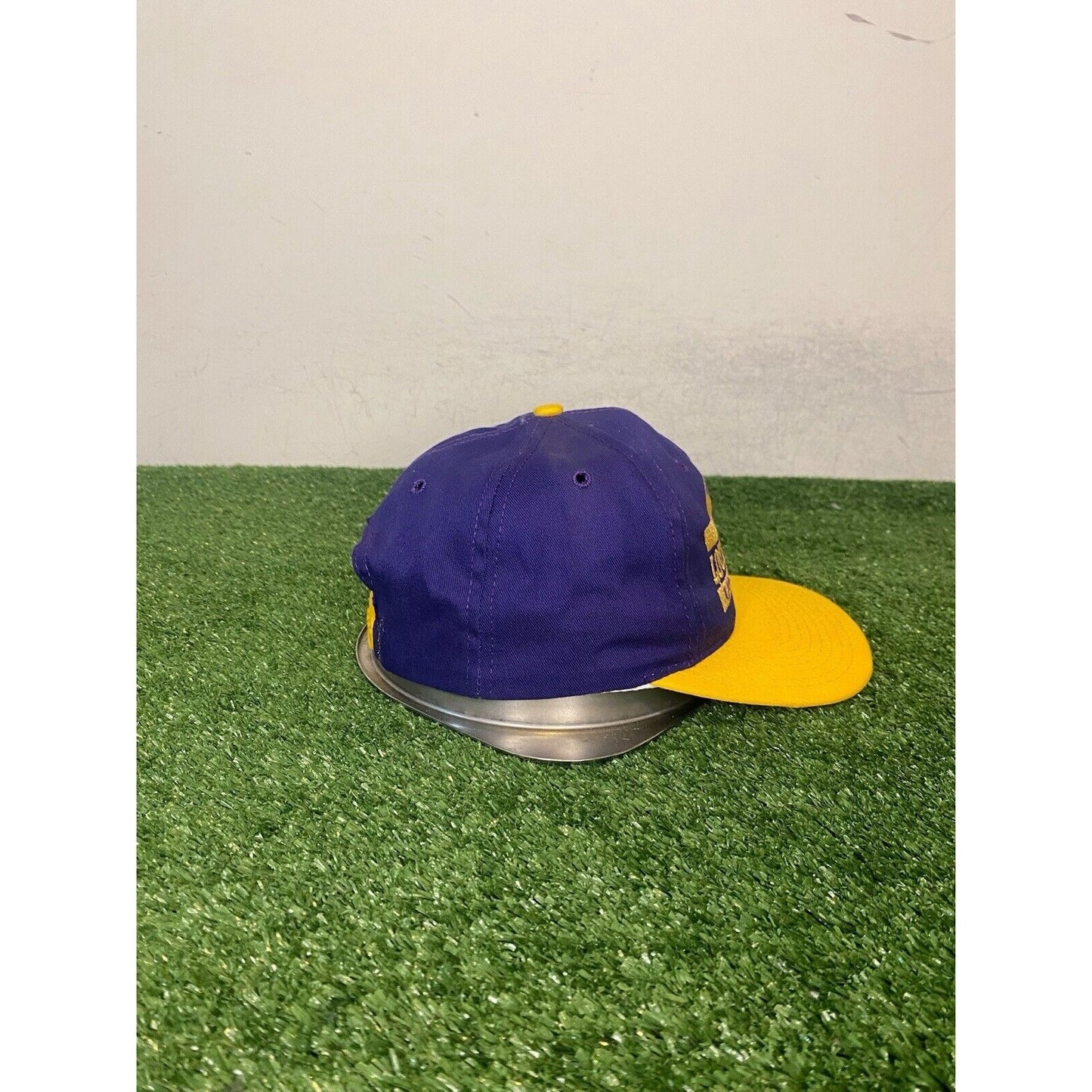Vintage LSU Tigers hat cap snap back purple yellow football arch p cap 90s mens