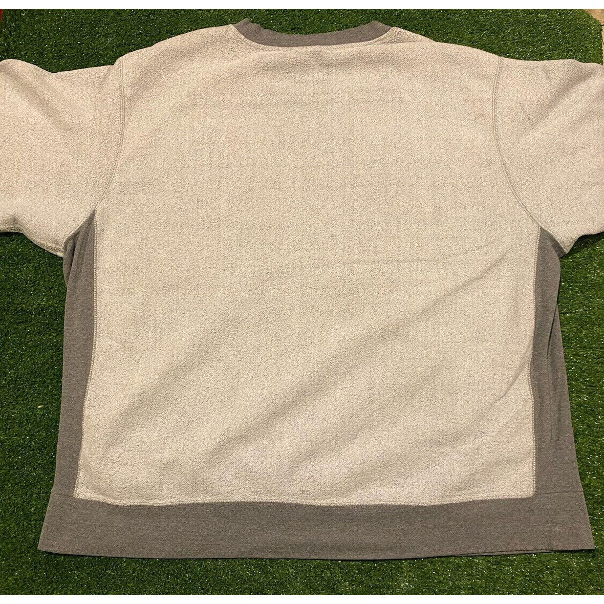 Vintage MV Sport Reverse Pro Weave Buffalo Bulls crewneck sweatshirt XL gray