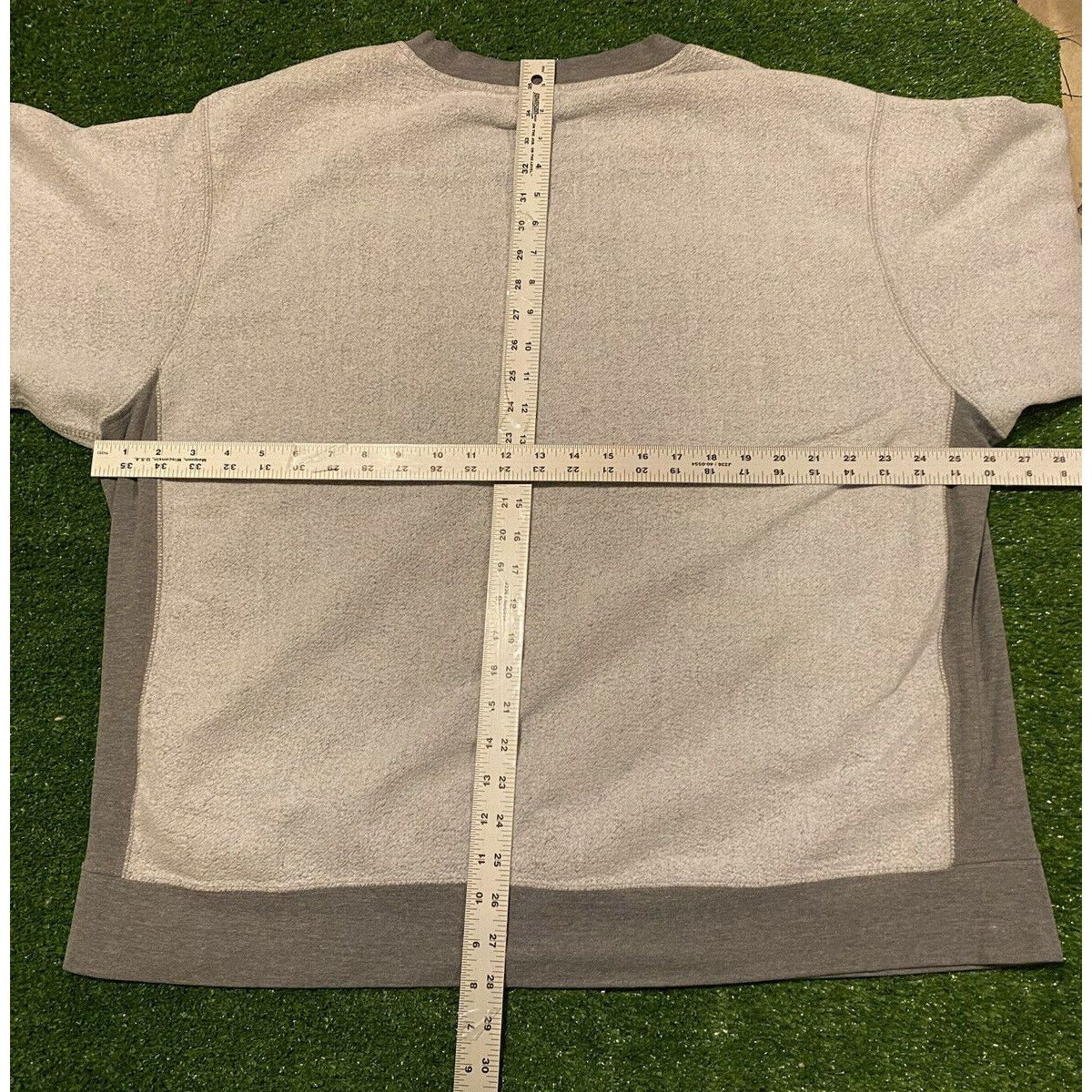 Vintage MV Sport Reverse Pro Weave Buffalo Bulls crewneck sweatshirt XL gray