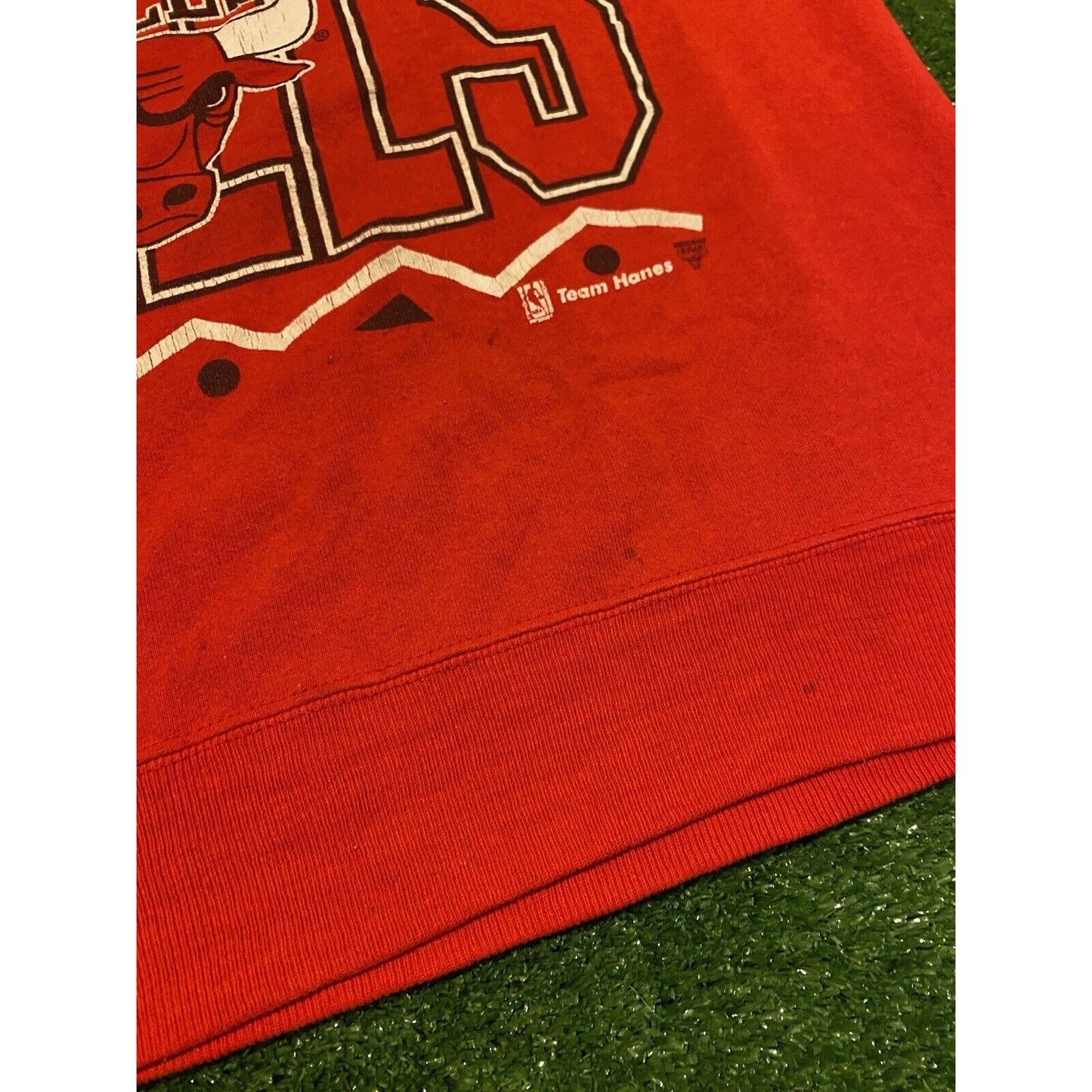 Vintage 1990s Team Hanes Chicago Bulls logo spell out crewneck sweatshirt medium