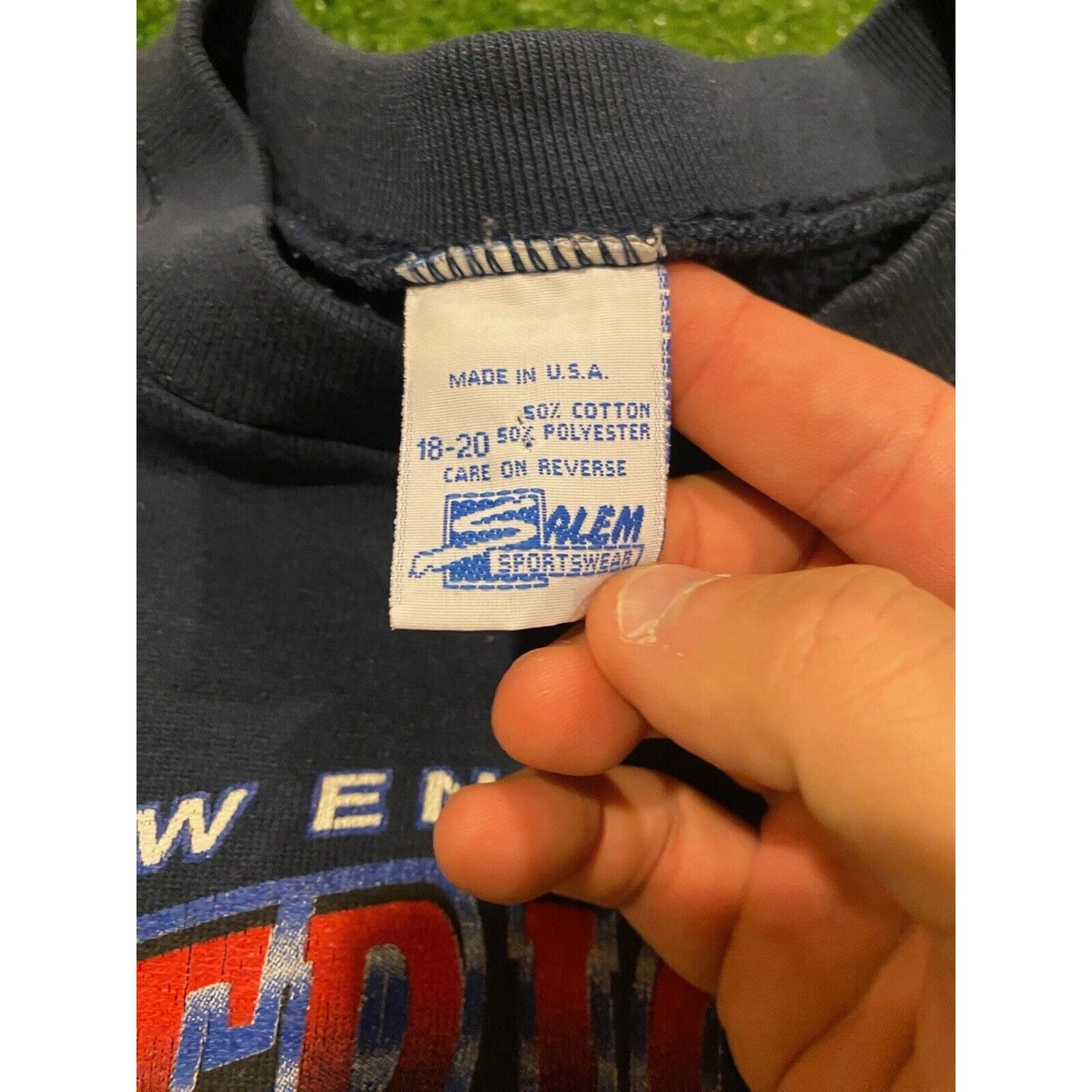 Vintage Salem Sportswear New England Patriots logo crewneck sweatshirt small 90s