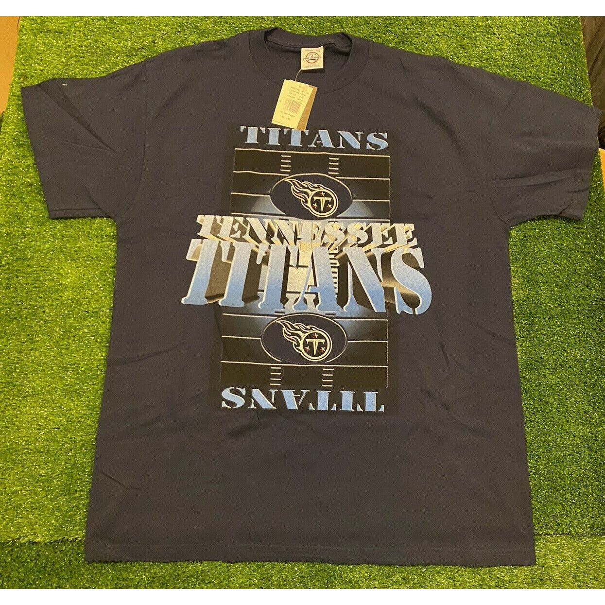 Vintage Delta Tennessee Titans shadow football field t-shirt NWT large blue