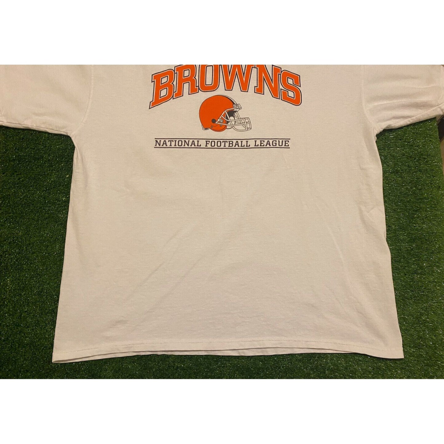 Vintage Y2K Retro NFL Cleveland Browns arch spell out football t-shirt XL white
