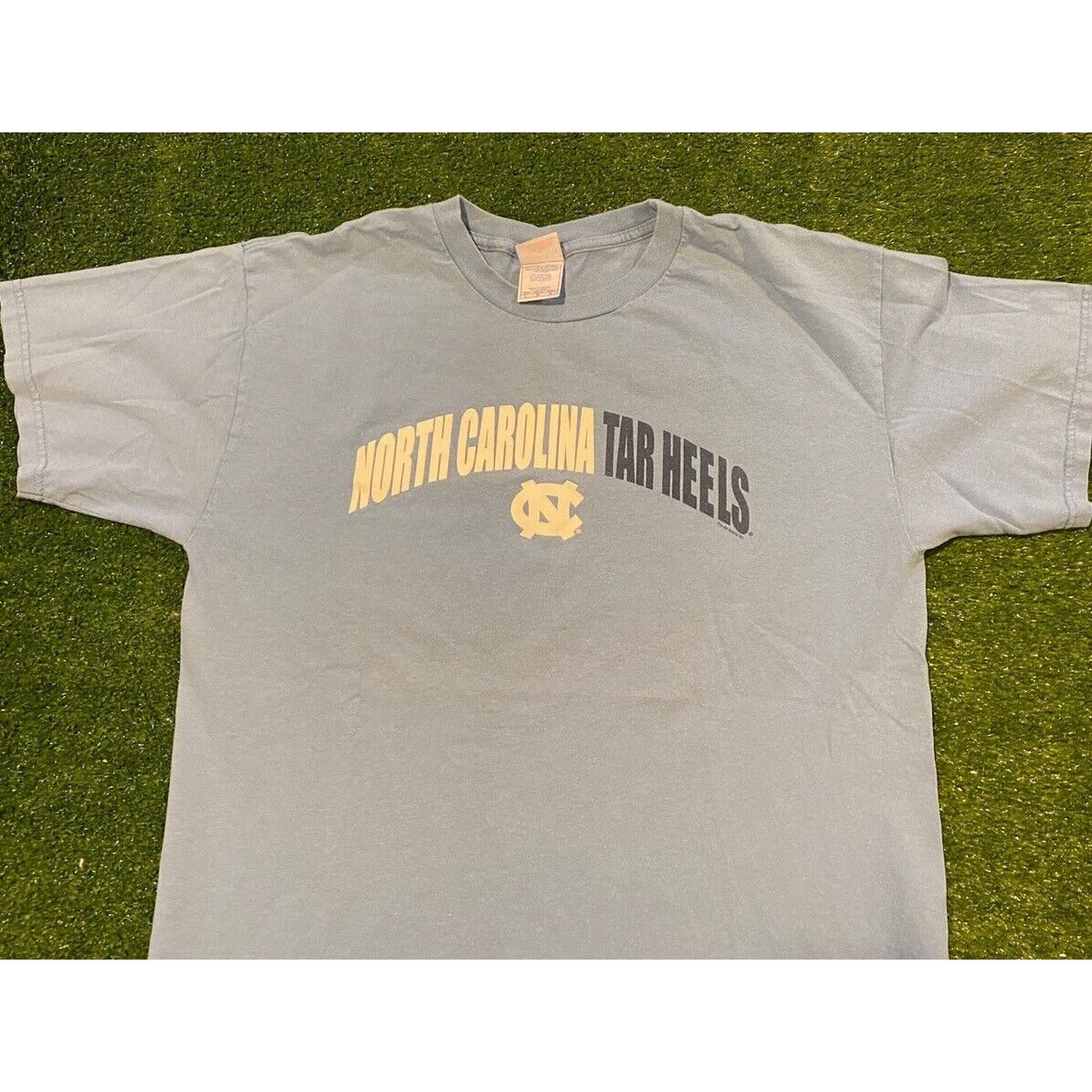 Vintage Y2K Retro Tennessee River North Carolina Tar Heels arch t-shirt large