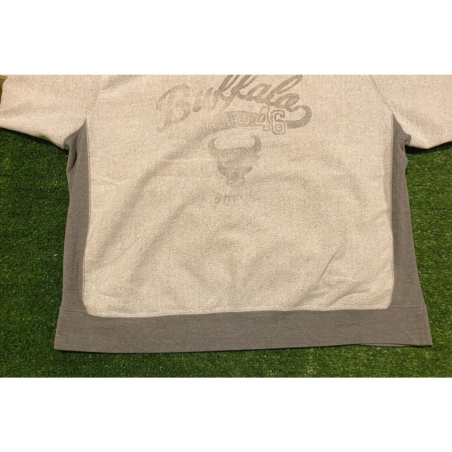 Vintage MV Sport Reverse Pro Weave Buffalo Bulls crewneck sweatshirt XL gray