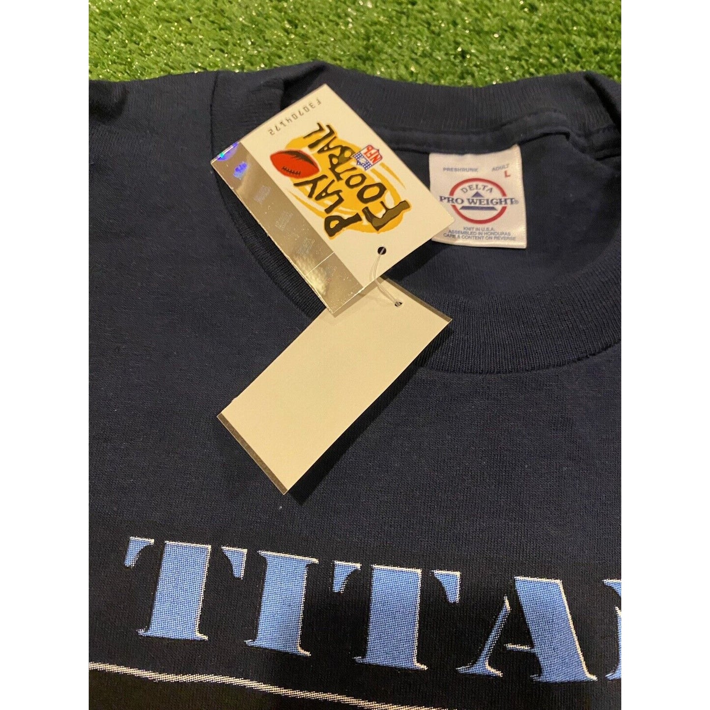 Vintage Delta Tennessee Titans shadow football field t-shirt NWT large blue
