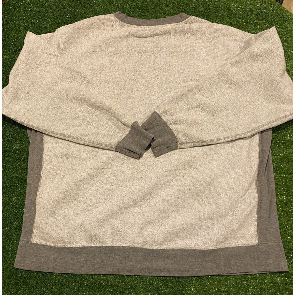 Vintage MV Sport Reverse Pro Weave Buffalo Bulls crewneck sweatshirt XL gray