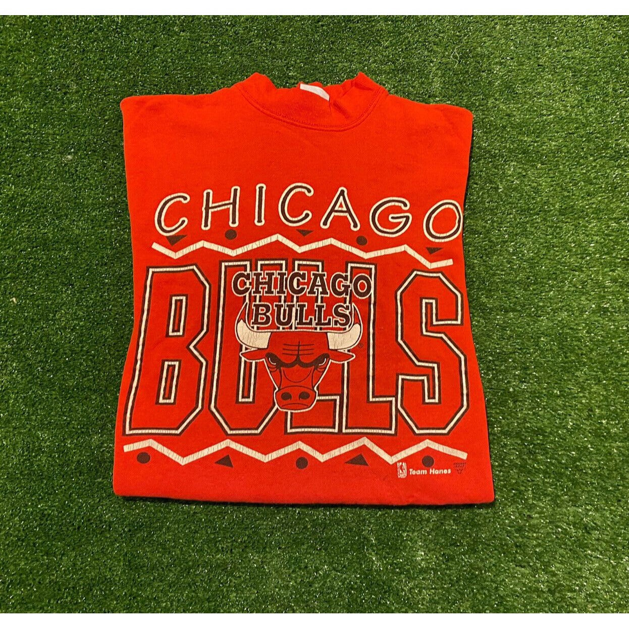 Vintage 1990s Team Hanes Chicago Bulls logo spell out crewneck sweatshirt medium