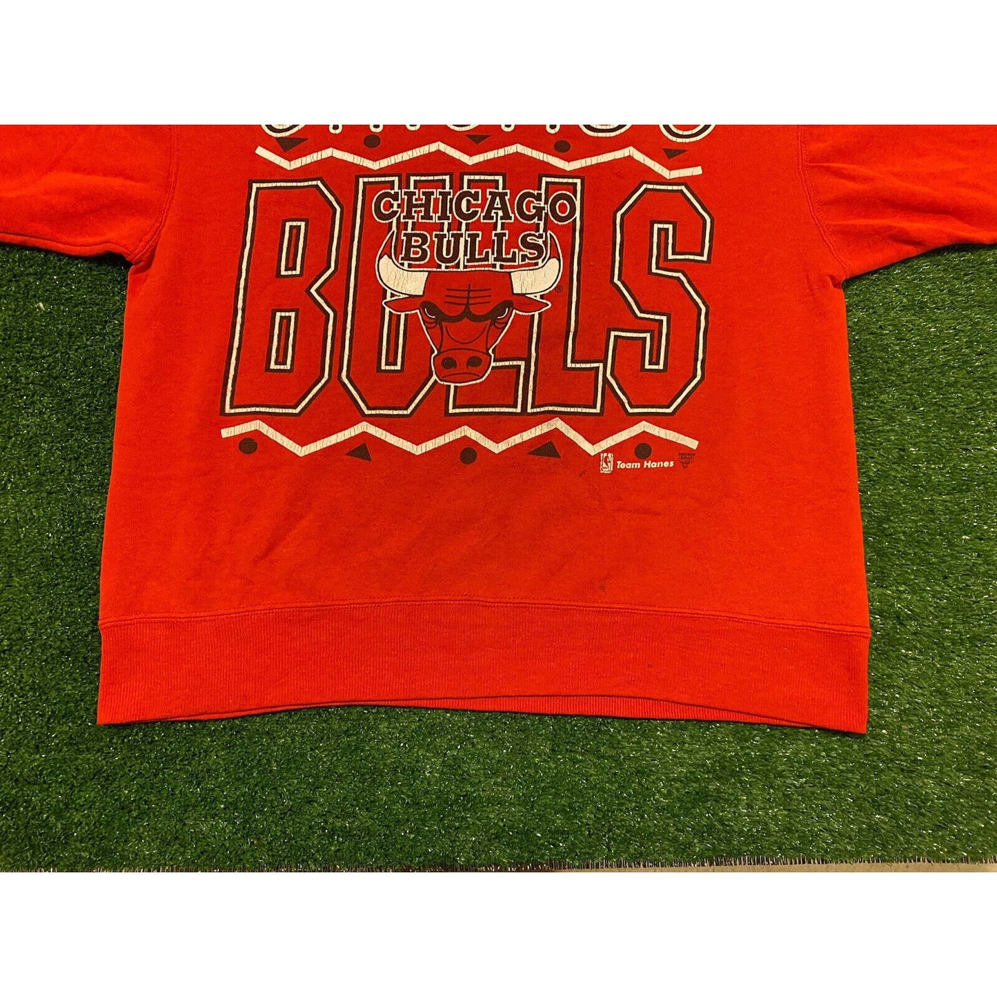Vintage 1990s Team Hanes Chicago Bulls logo spell out crewneck sweatshirt medium