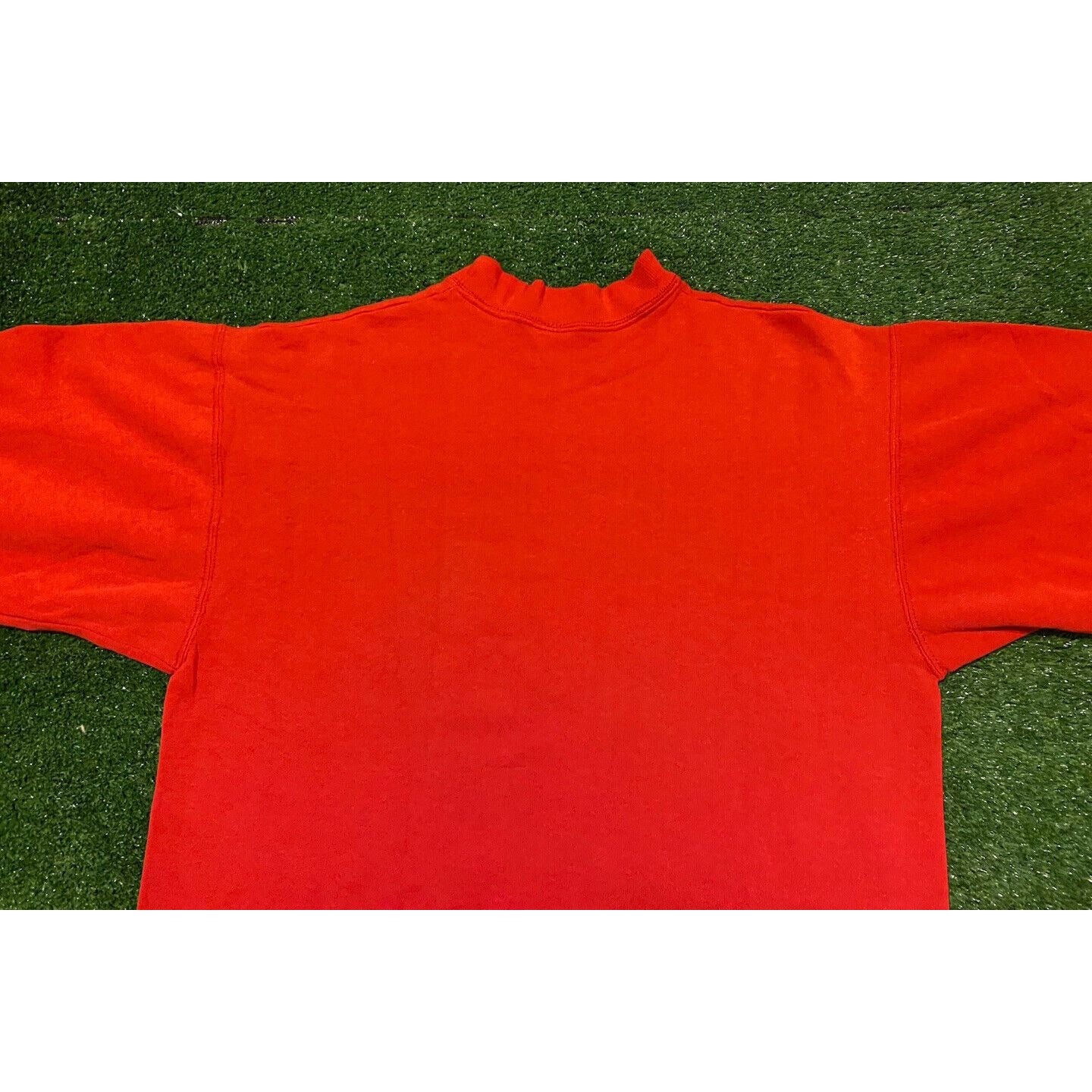 Vintage 1990s Team Hanes Chicago Bulls logo spell out crewneck sweatshirt medium