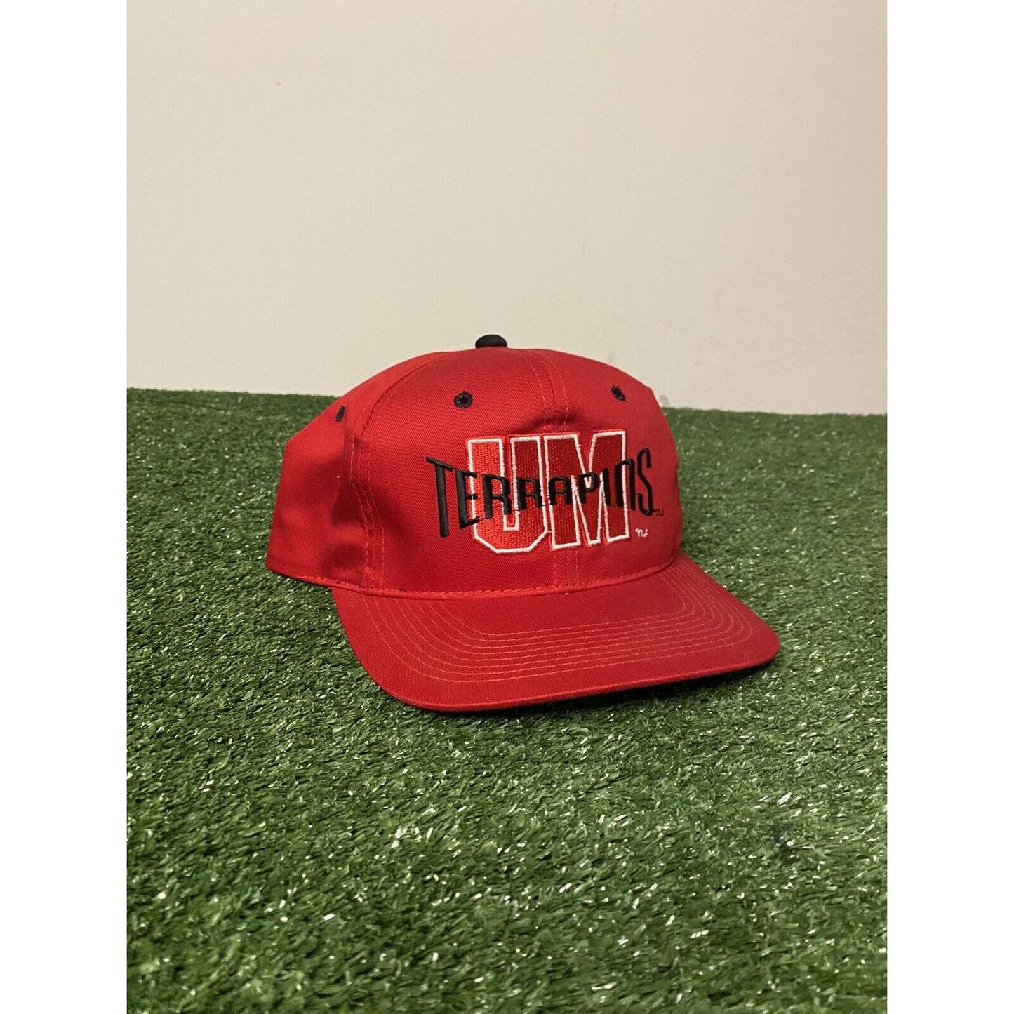 Vintage Signatures Youngan Maryland Terrapins embroidered snapback hat red NWT