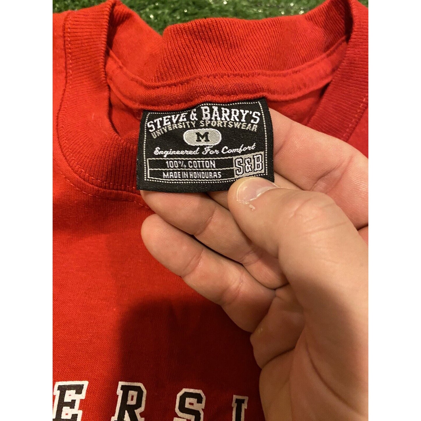 Vintage Steve and Barry's University of Georgia Bulldogs arch t-shirt red medium