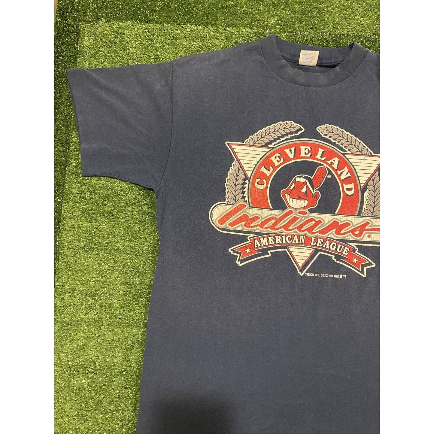 vintage 1991 trench mfg cleveland indians Arch Spell out Chief Wahoo t-shirt Med