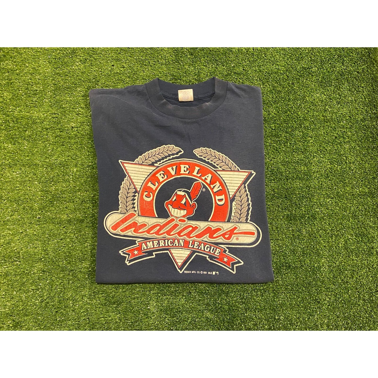 vintage 1991 trench mfg cleveland indians Arch Spell out Chief Wahoo t-shirt Med