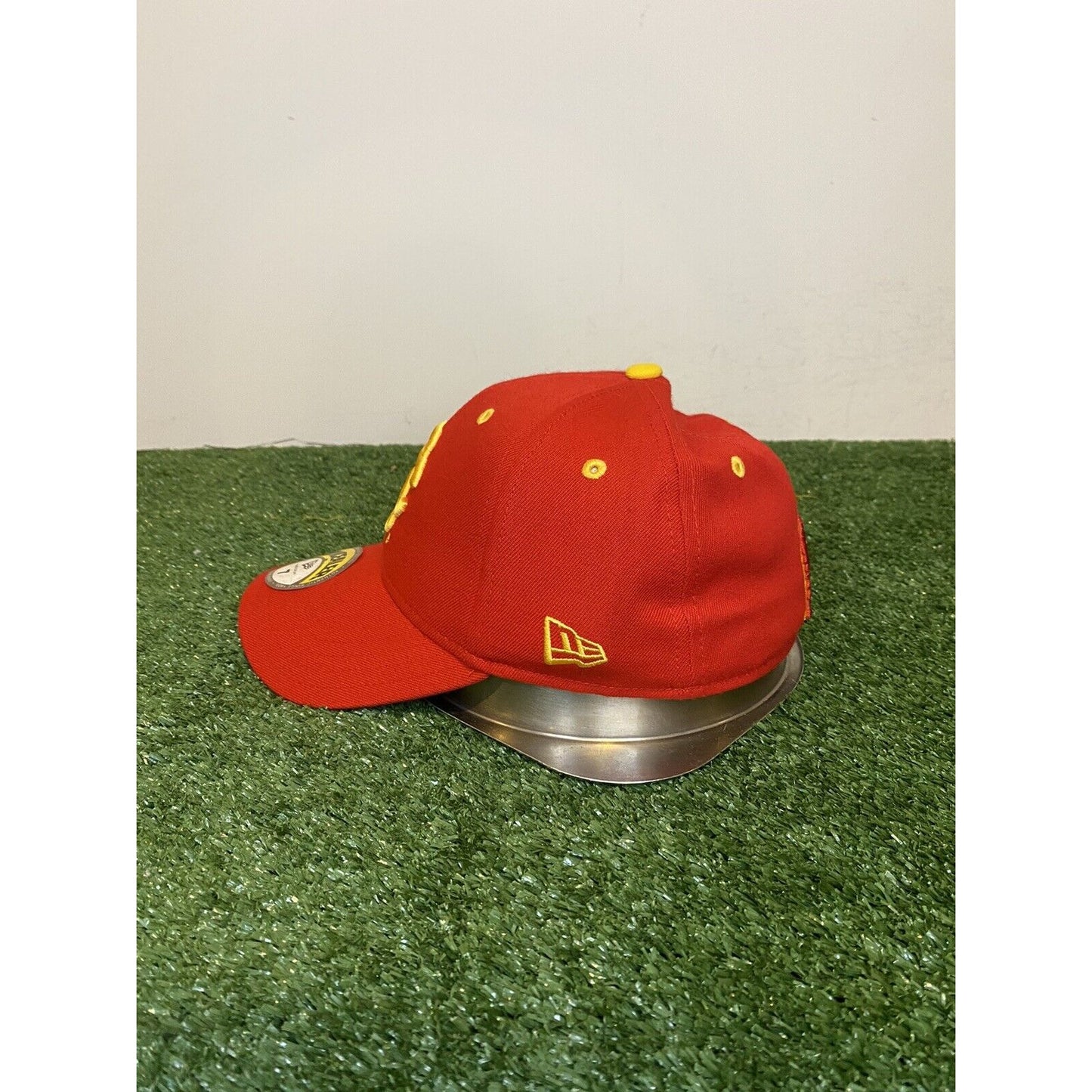 Retro New Era Cap Concealer USC Southern Cal Trojans fitted hat size 7 NWT
