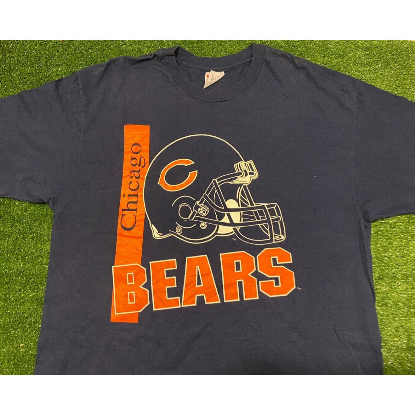 Vintage Hanes 1990s Chicago Bears helmet spell out t-shirt XL retro throwback