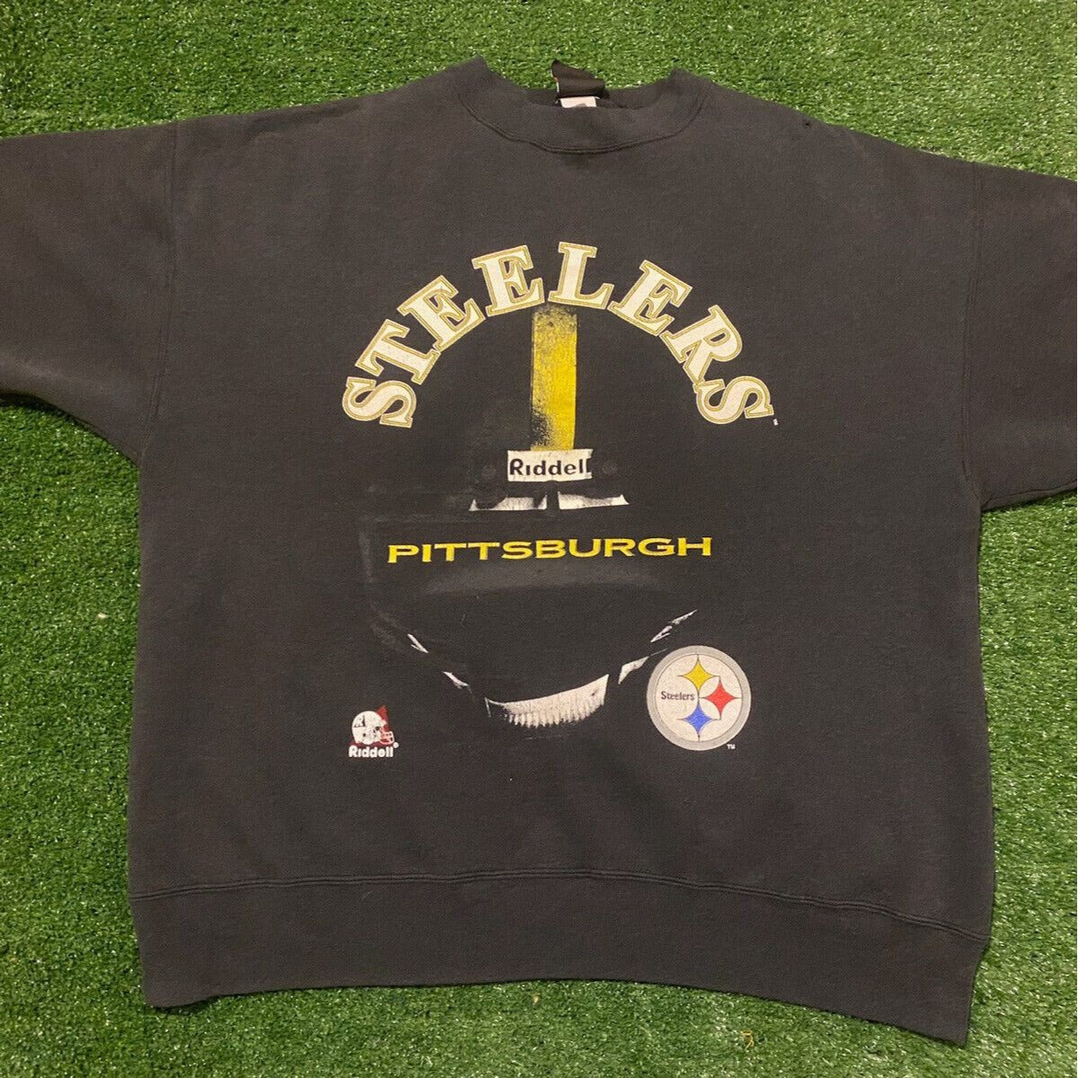 Vintage 1990s Riddell Pittsburgh Steelers helmet crewneck sweatshirt XL black