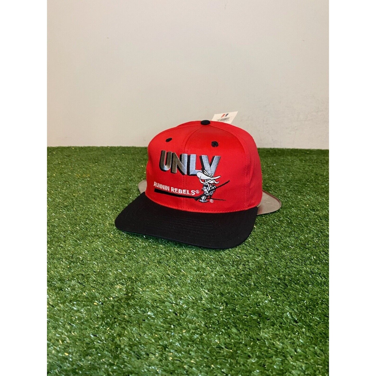 Vintage UNLV Runnin Rebels hat cap snap back new red black Twins Enterprise mens