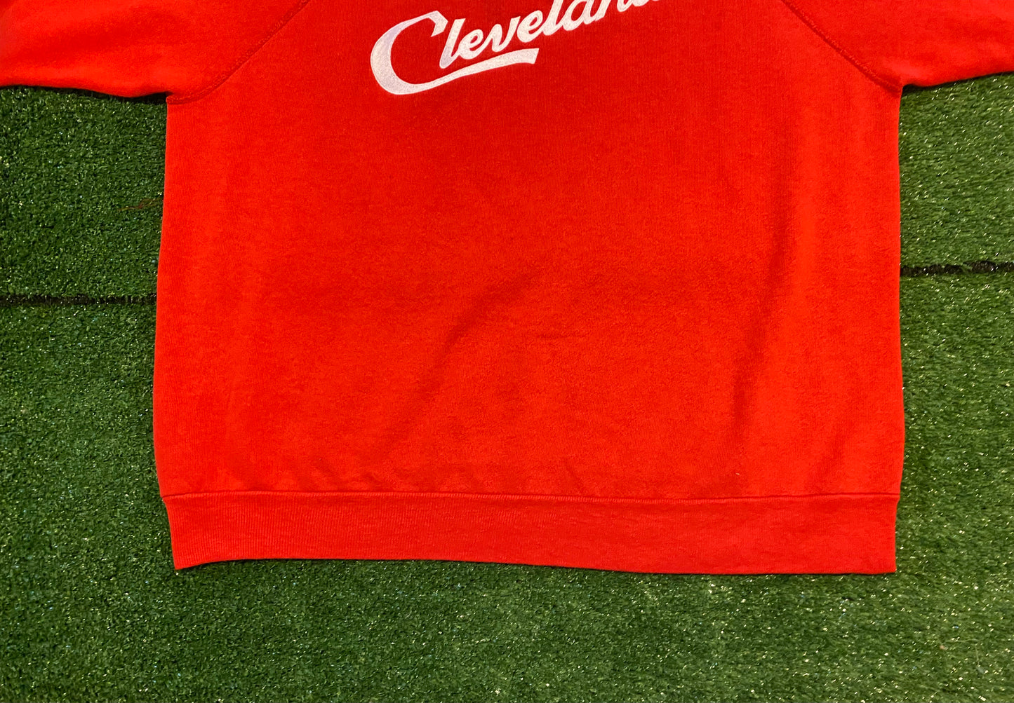 Vintage Tultex Officially Licensed Script Cleveland crewneck sweatshirt large red Box C