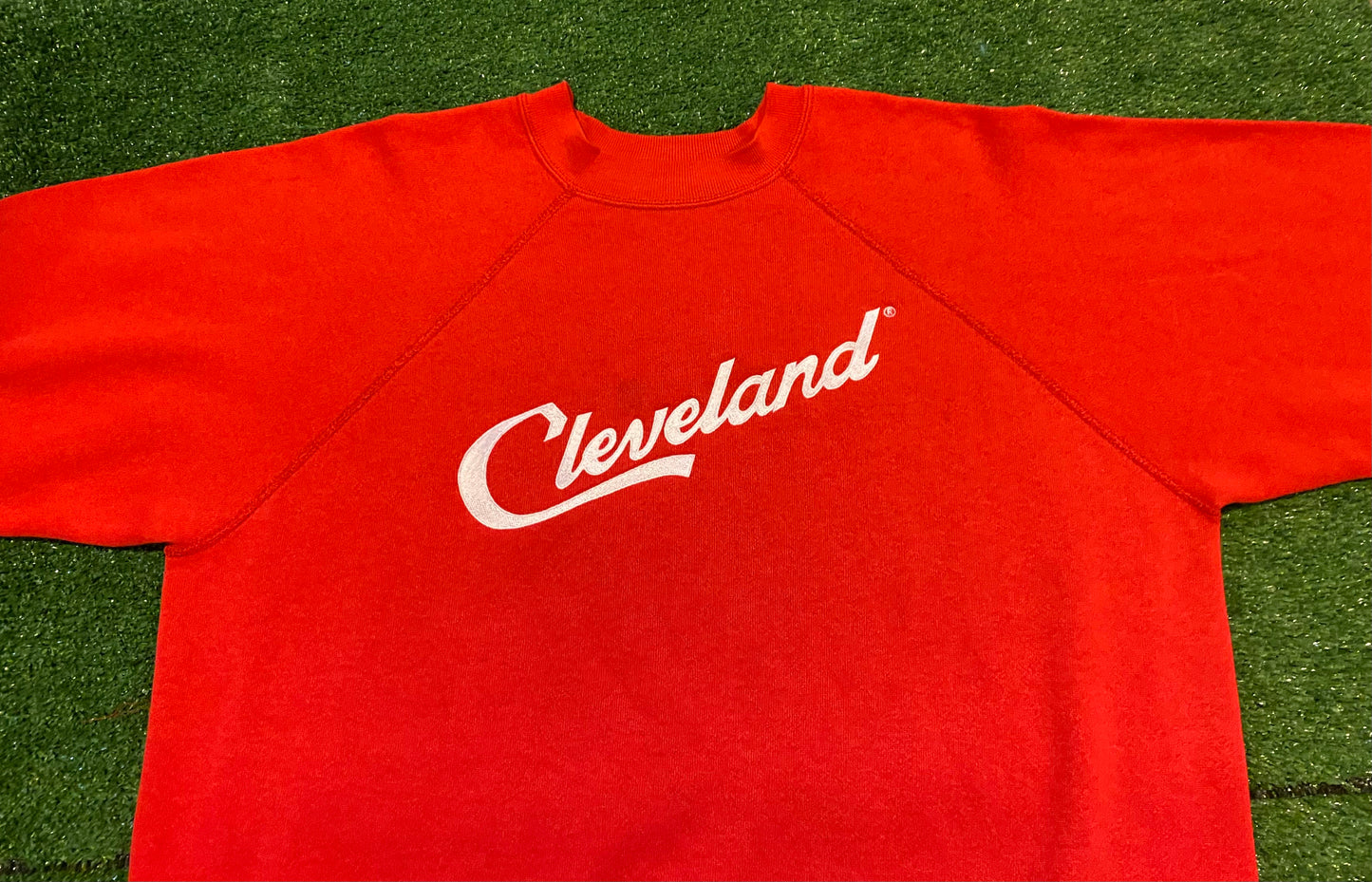 Vintage Tultex Officially Licensed Script Cleveland crewneck sweatshirt large red Box C