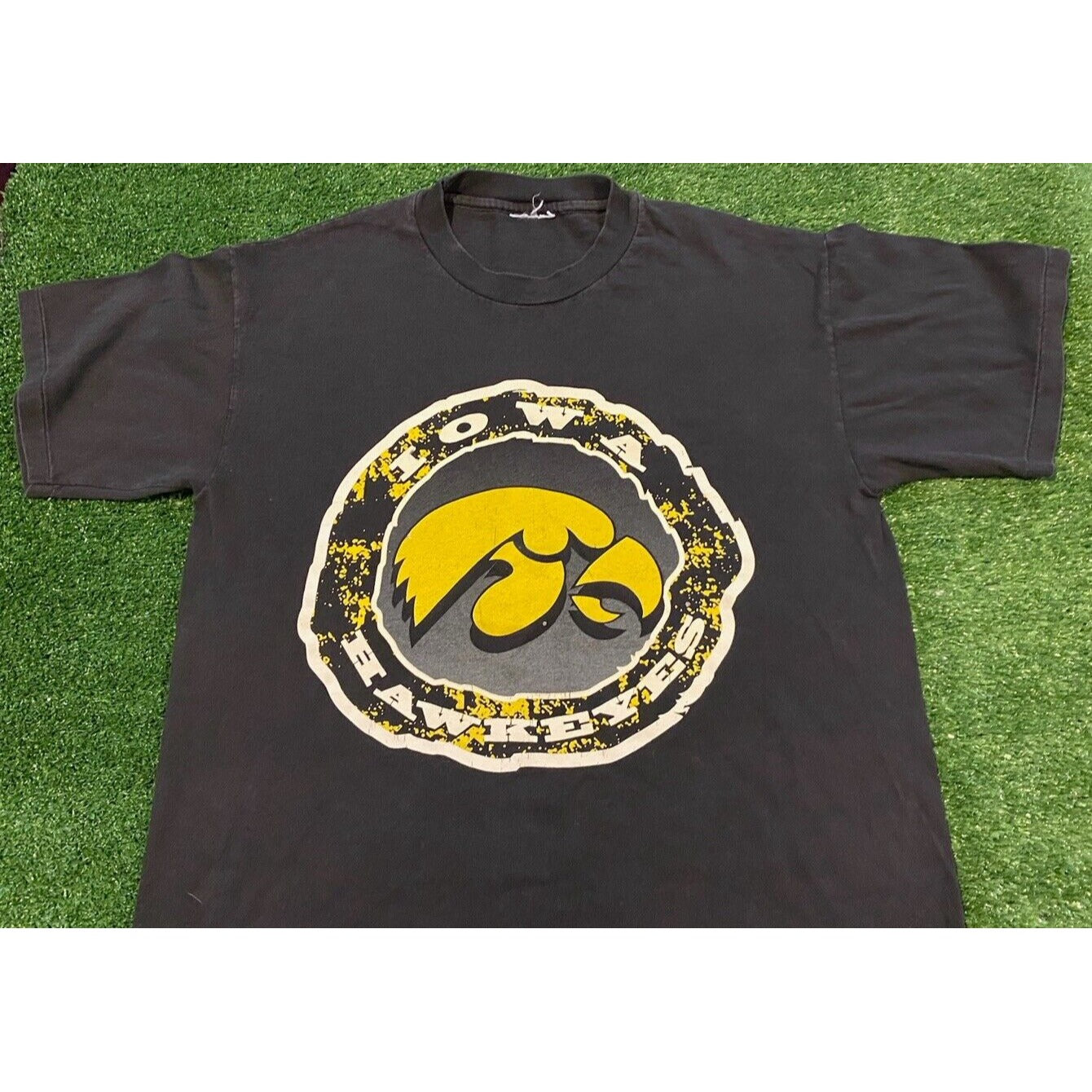 Vintage Iowa Hawkeyes shirt mens large football black yellow unisex 1990s adult