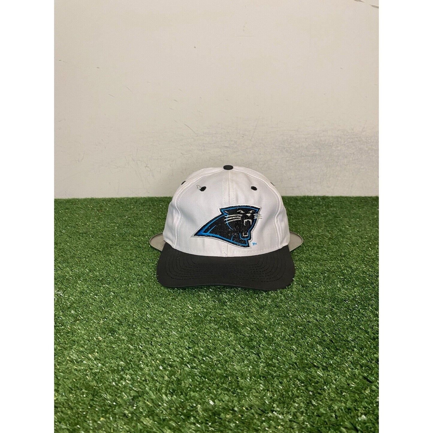 Vintage Carolina Panthers hat cap snap back white black football nfl mens 1990s