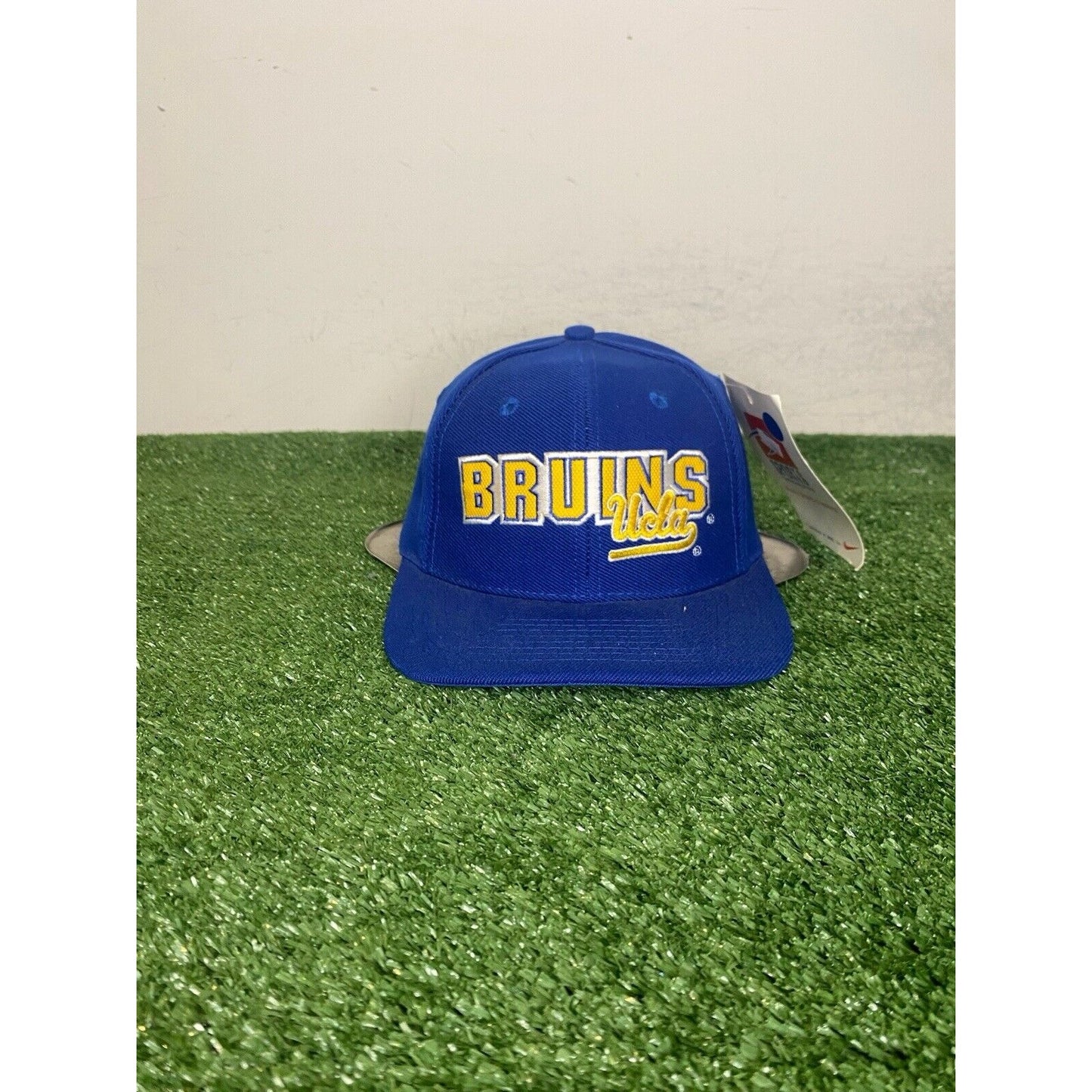 Vintage UCLA Bruins hat cap snap back Sports Specialties new blue 90s deadstock