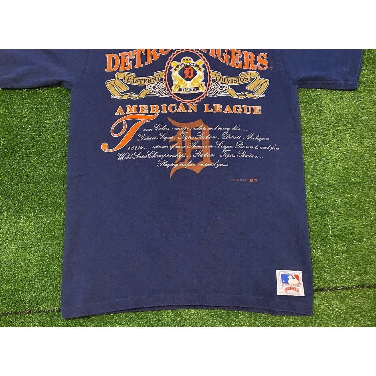 Vintage Detroit Tigers shirt mens medium Nutmeg Mills blue 90s adult unisex