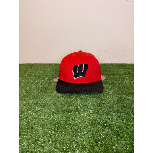 Vintage Wisconsin Badgers hat cap snap back block head red black wool 90s mens