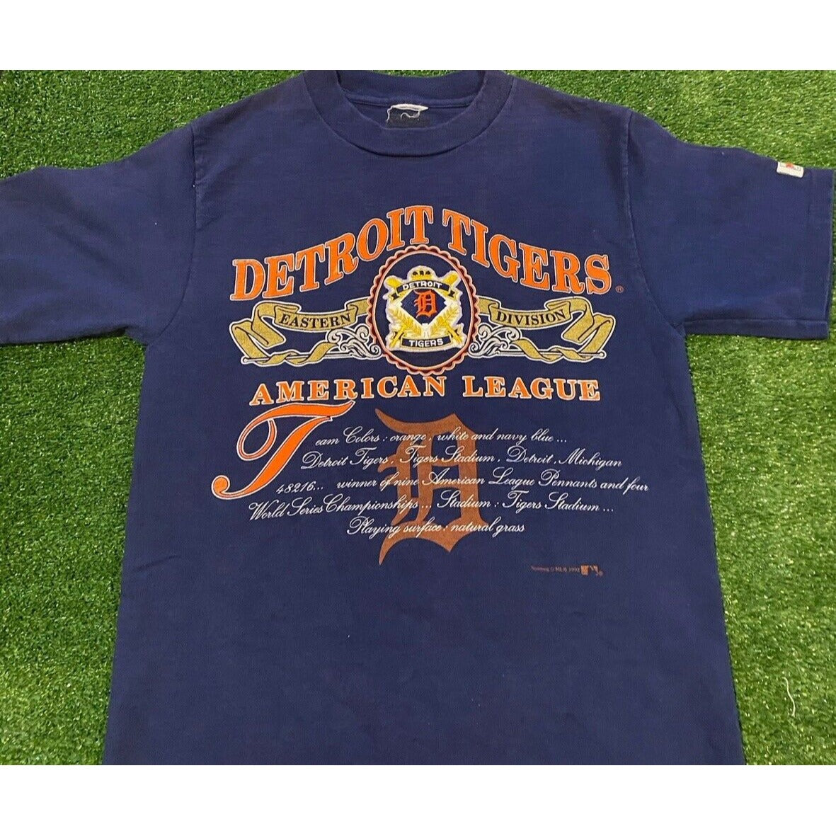 Vintage Detroit Tigers shirt mens medium Nutmeg Mills blue 90s adult unisex