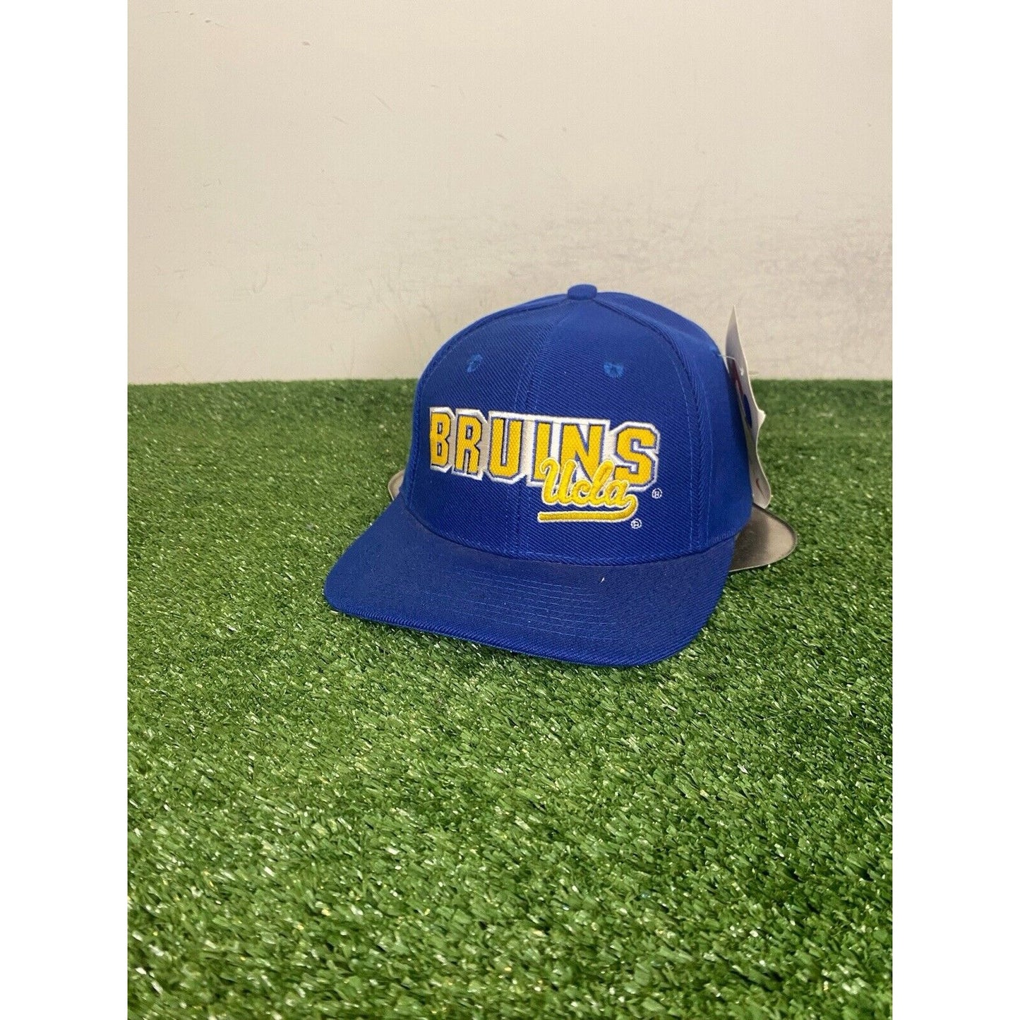 Vintage UCLA Bruins hat cap snap back Sports Specialties new blue 90s deadstock