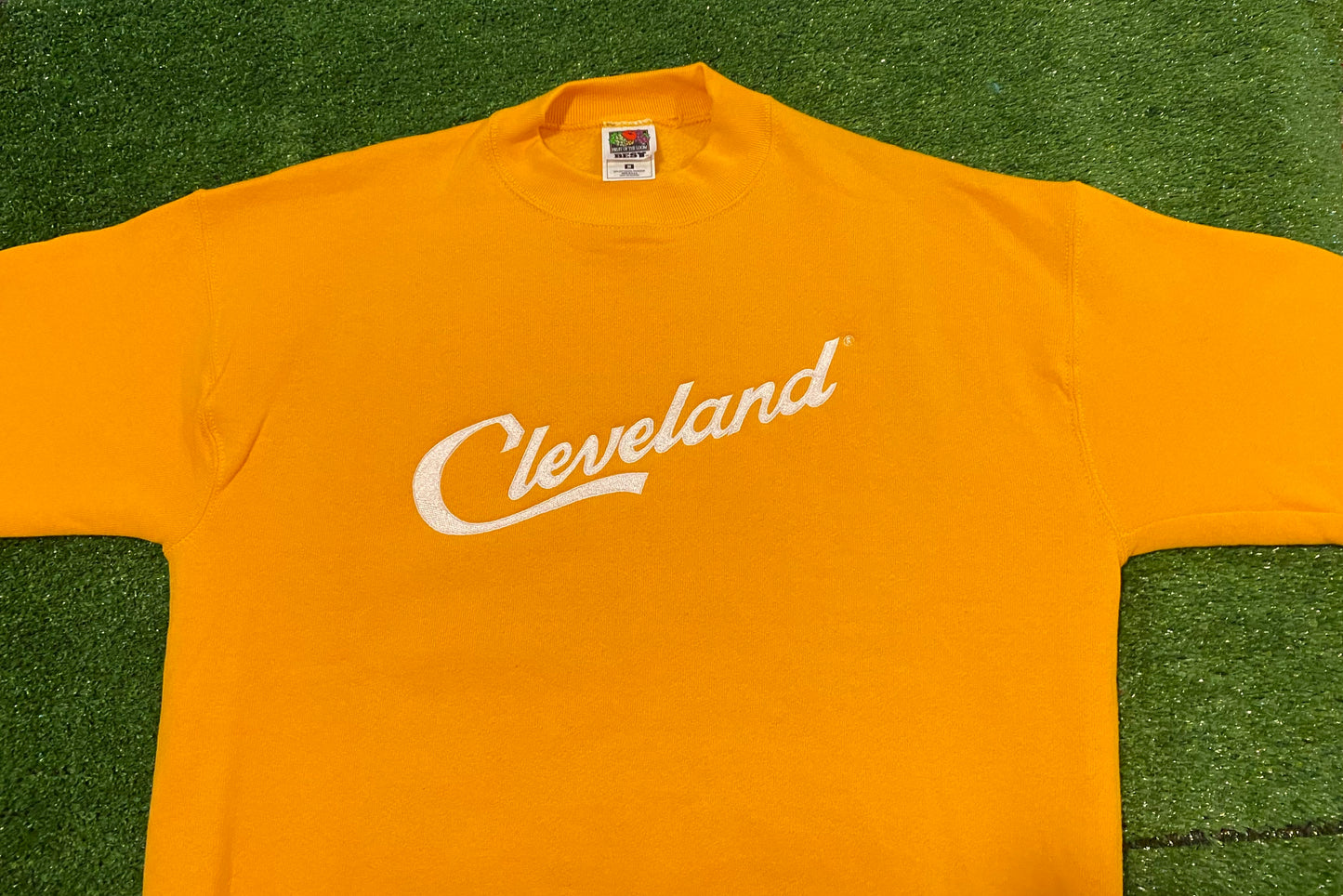 Vintage Fruit of the Loom Officially Licensed embroidered script Cleveland crewneck sweatshirt oversized Medium / large