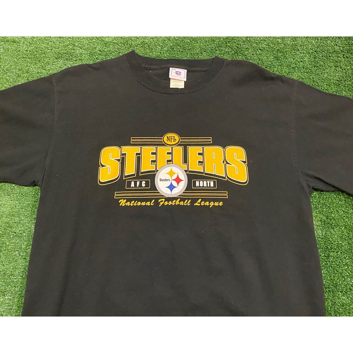 Vintage YTK NFL Team Pittsburgh Steelers graphic logo t-shirt black large