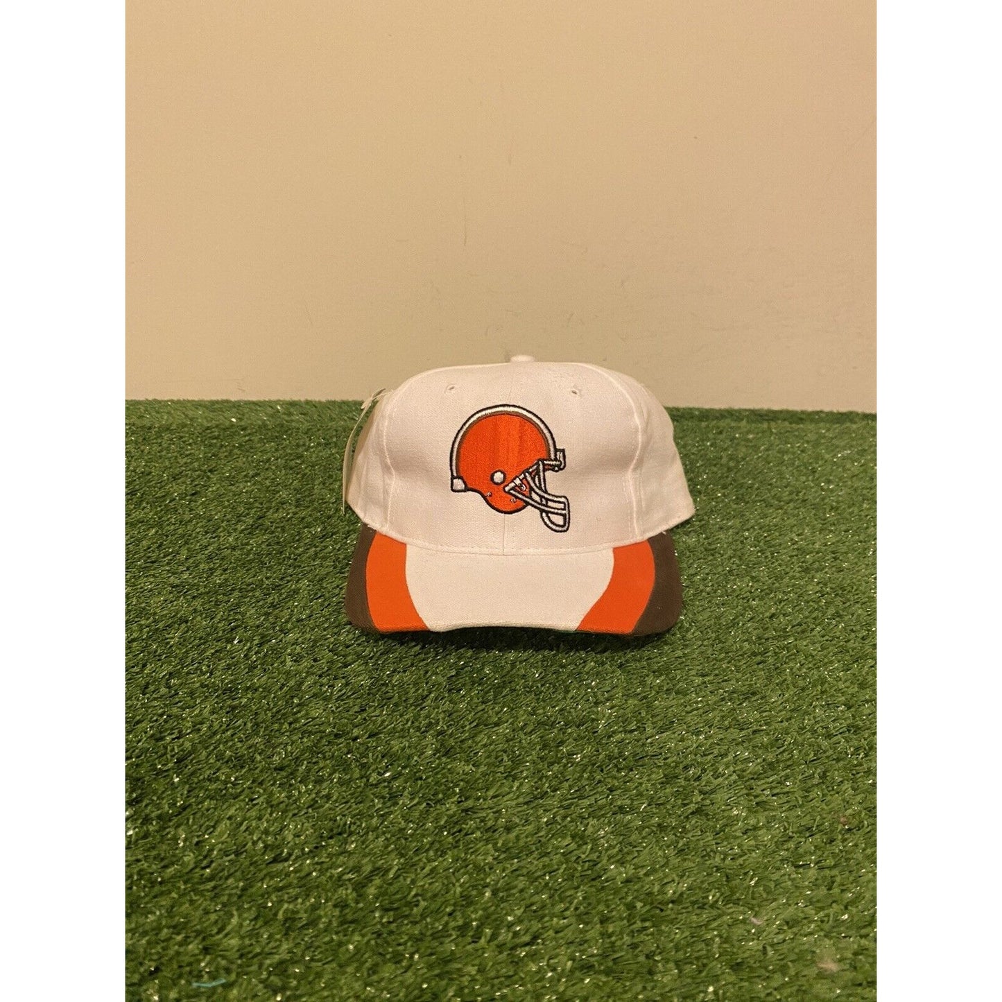 Vintage Twins Enterprise Cleveland Browns Helmet striped snapback hat NWT