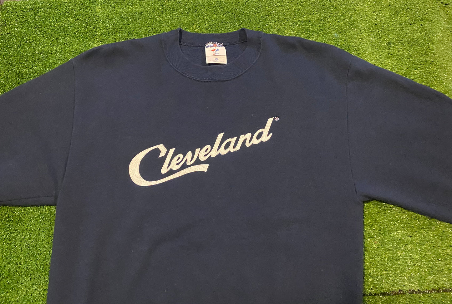 Vintage Officially Licensed embroidered Cleveland script crewneck sweatshirt oversized medium