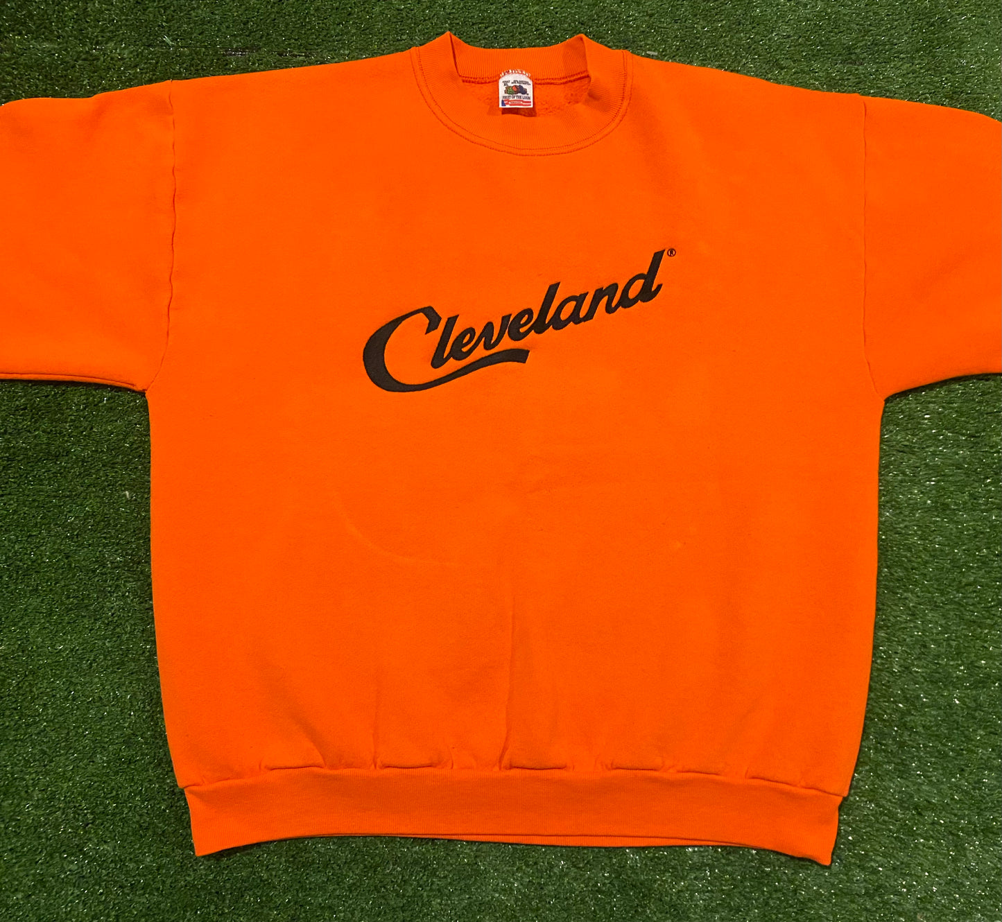 Vintage Fruit of the Loom Officially Licensed embroidered script cleveland crewneck sweatshirt XL orange saw