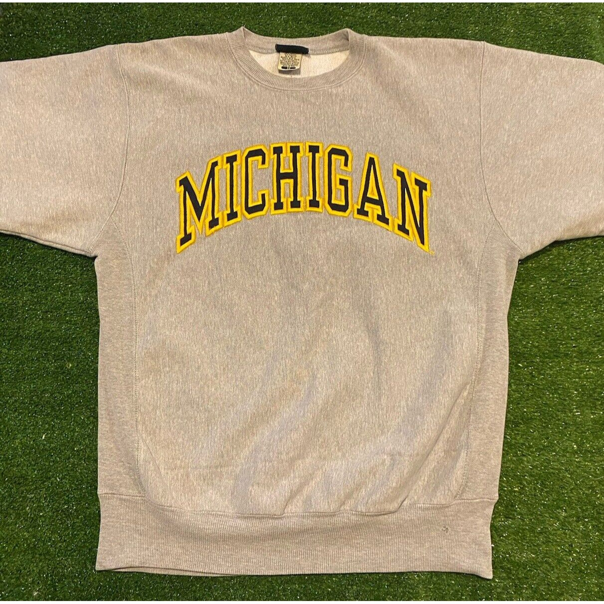 Vintage Michigan Wolverines sweatshirt mens large gray yellow crew neck Y2K V