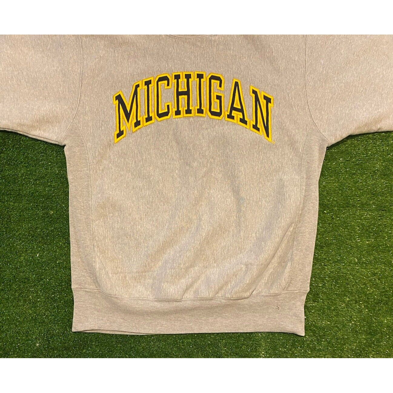 Vintage Michigan Wolverines sweatshirt mens large gray yellow crew neck Y2K V