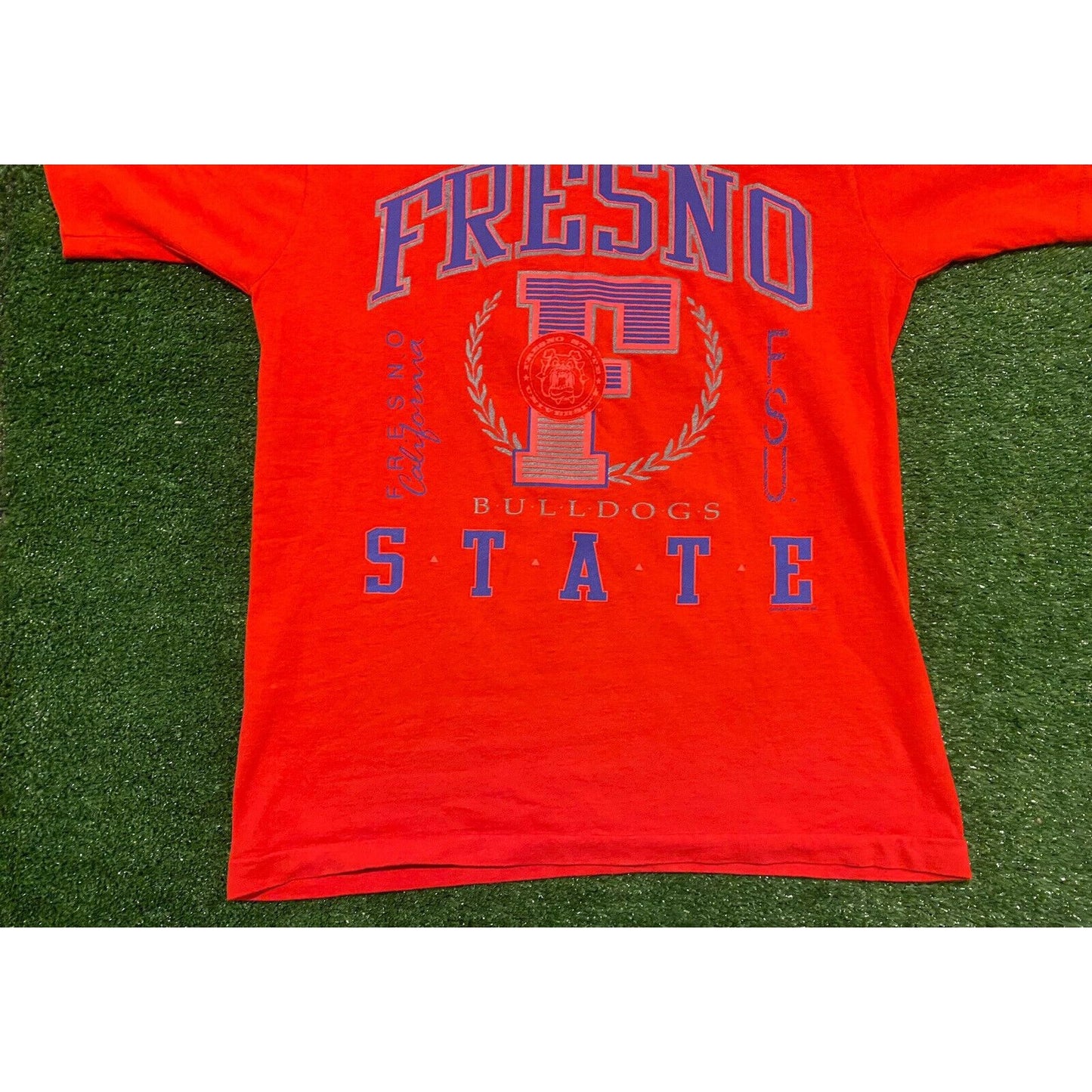 Vintage Fresno State FSU Bulldogs arch t-shirt large red Fruit of the Loom 1990s