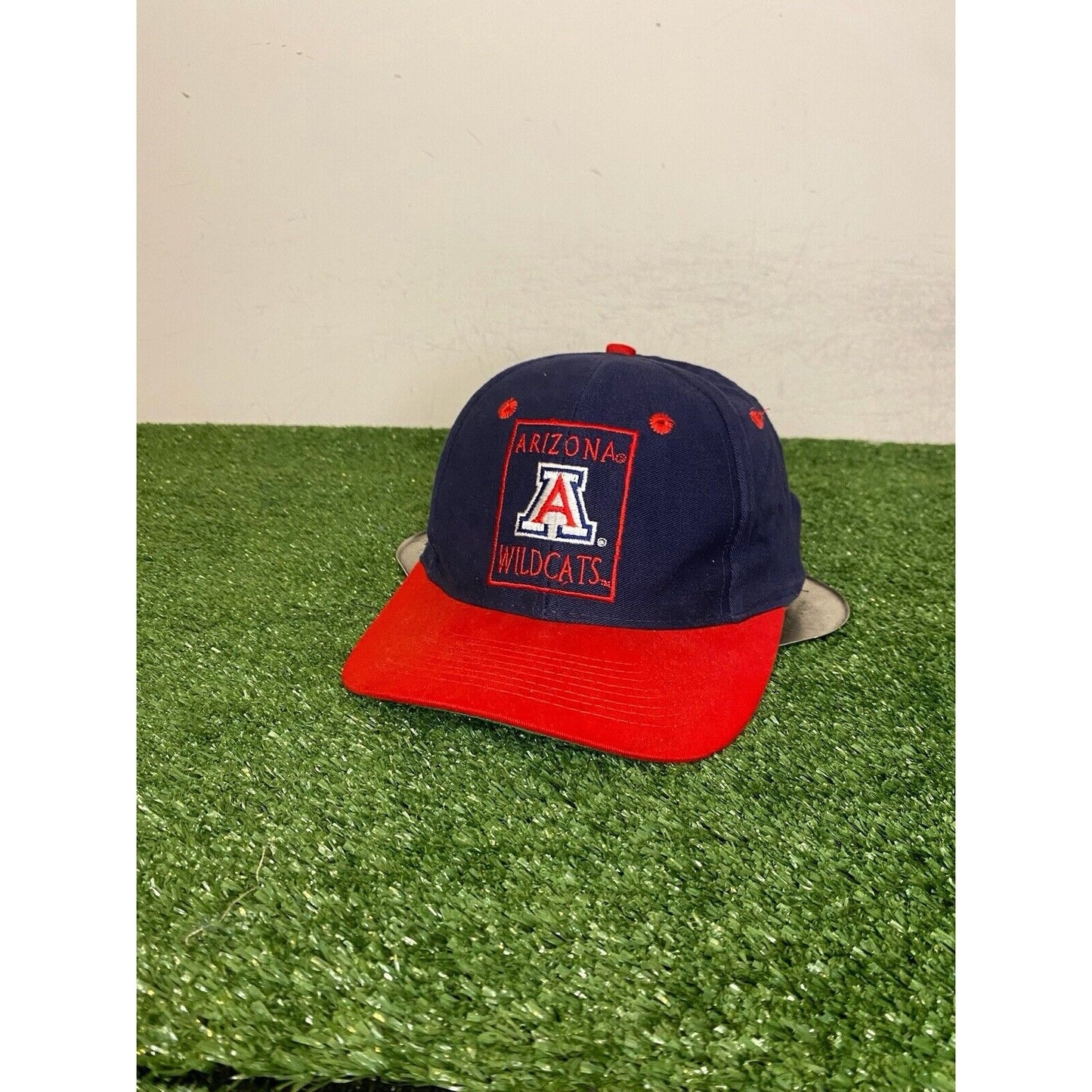 Vintage Arizona Wildcats hat cap snap back blue red 90s nu image basketball mens