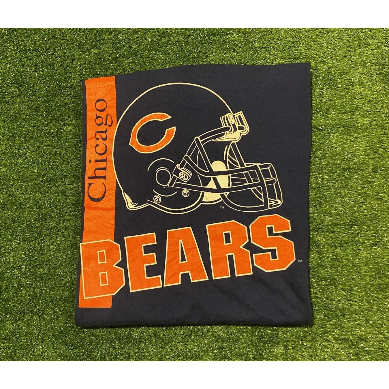 Vintage Hanes 1990s Chicago Bears helmet spell out t-shirt XL retro throwback