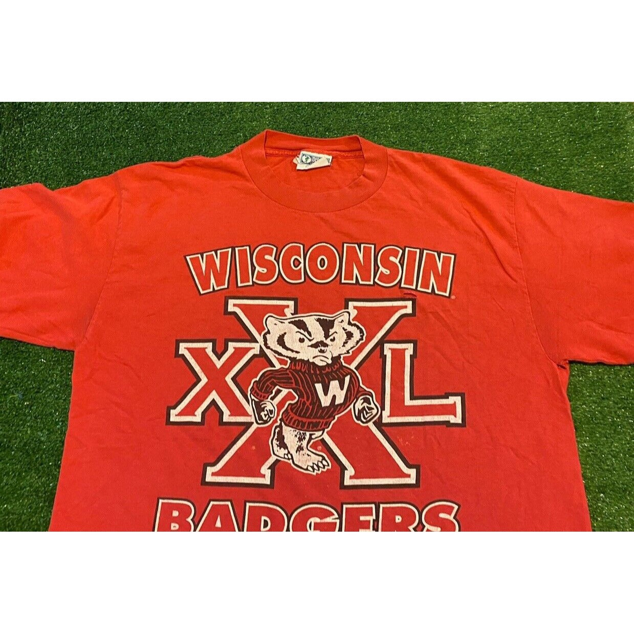 Vintage Discus Athletics Wisconsin Badgers athletics bucky t-shirt large red 90s