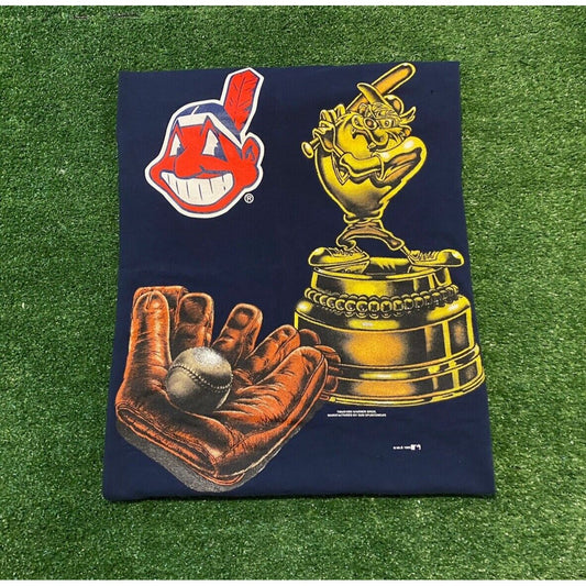 Vintage 1990s Cleveland Indians baseball Taz trophy t-shirt large chief wahoo