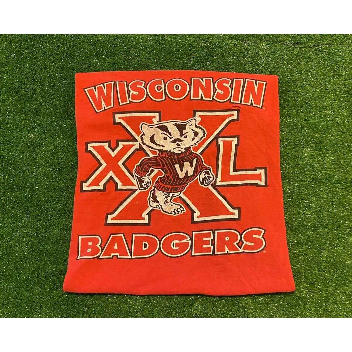 Vintage Discus Athletics Wisconsin Badgers athletics bucky t-shirt large red 90s