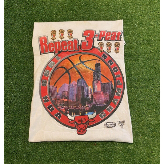 Vintage Chicago Bulls shirt mens large white starter nba finals jordan nba 43