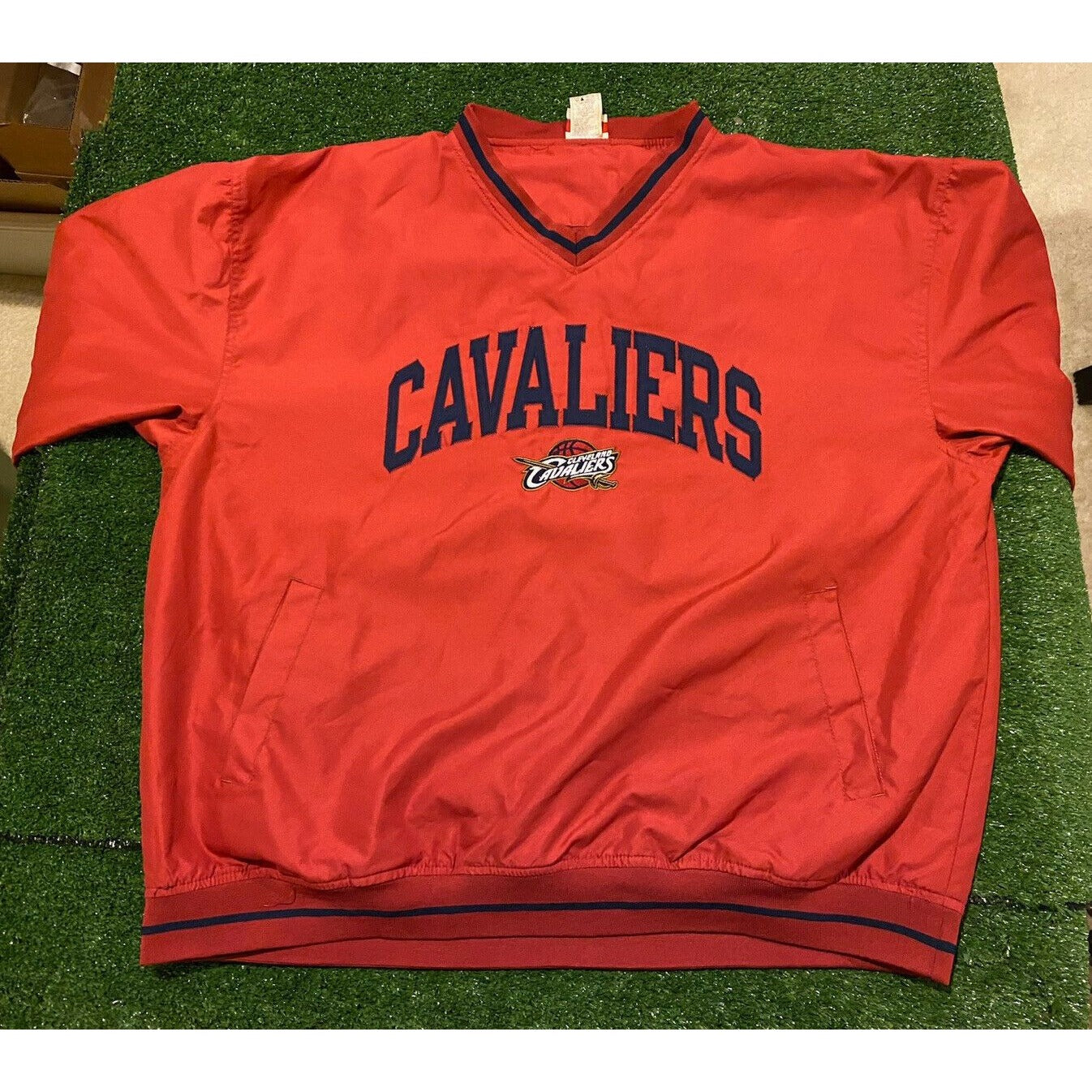 Retro Throwback NBA Team Cleveland Cavaliers arch spell out pullover jacket XL