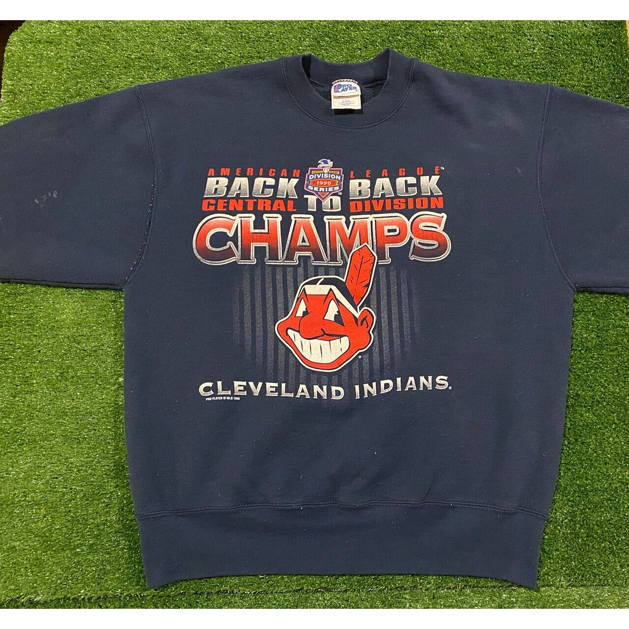 Vintage Pro Player Cleveland Indians 1996 Central Division Champs crewneck large